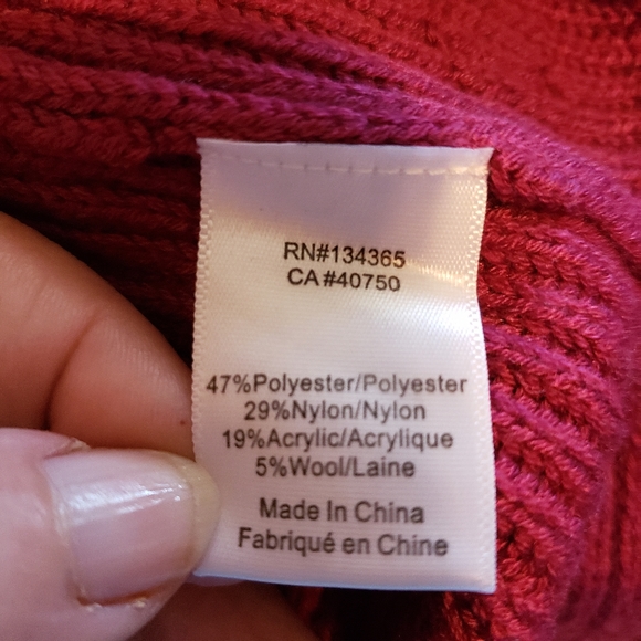 Vanessa Williams NWT ribbed sweater with asymmetrical neck and side slits - Picture 6 of 6